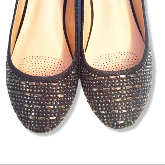 Woman's Ballet Flats - Picture 8 of 9